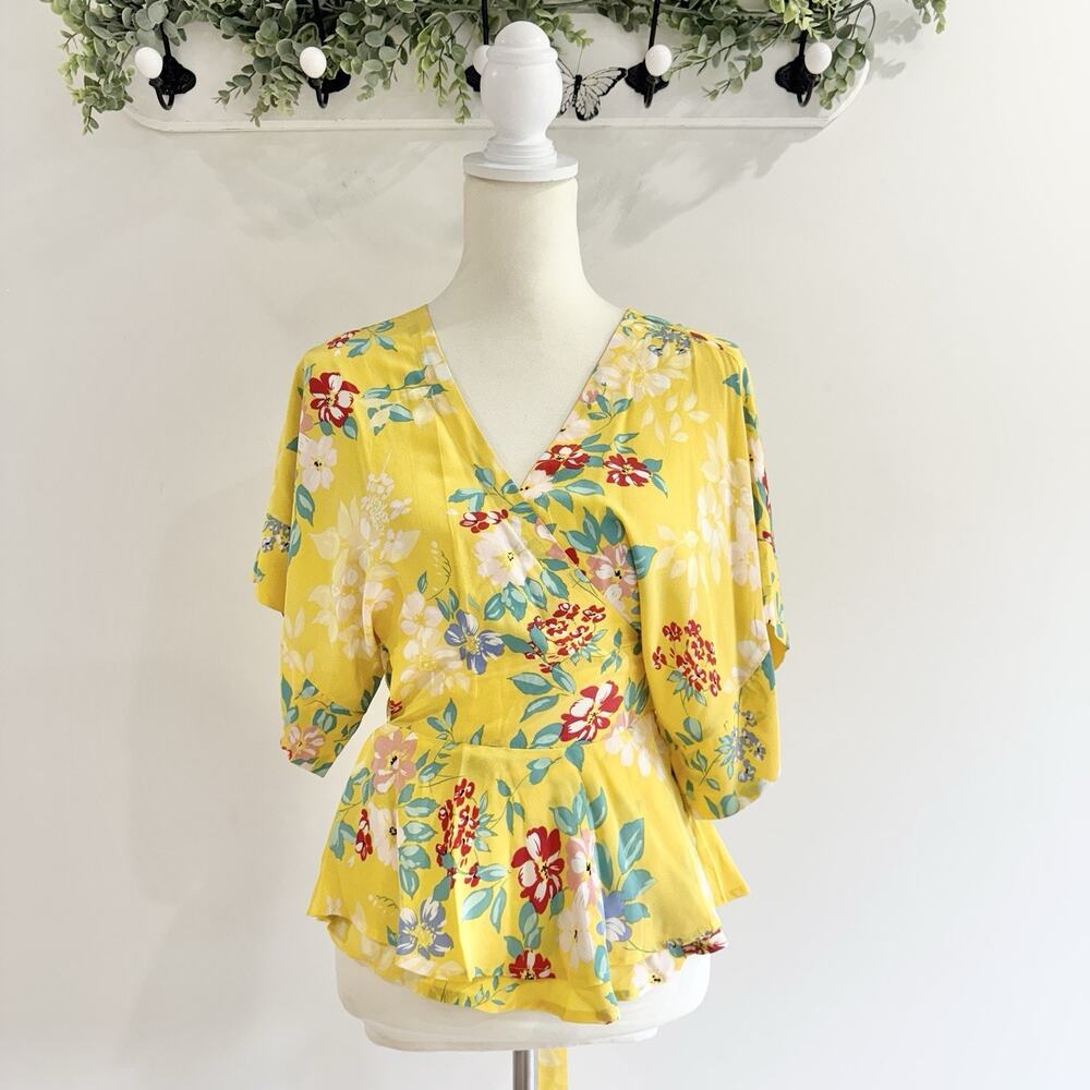 Yumi Kim That's A Wrap Happy Day Yellow Floral Wrap Top Small - Picture 2 of 4